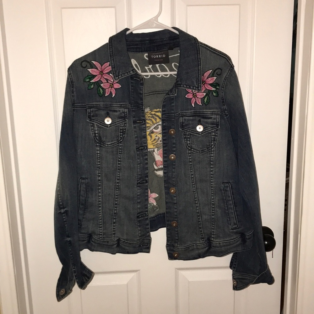 🌸Cute Retro Jean Jacket!🌸
